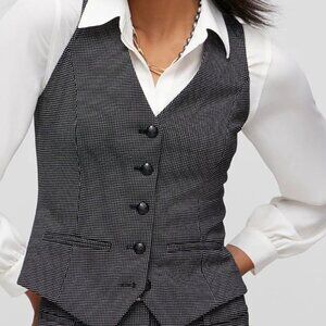 White House Black Market - Black + White Knit Vest in size 2  (Brand New)